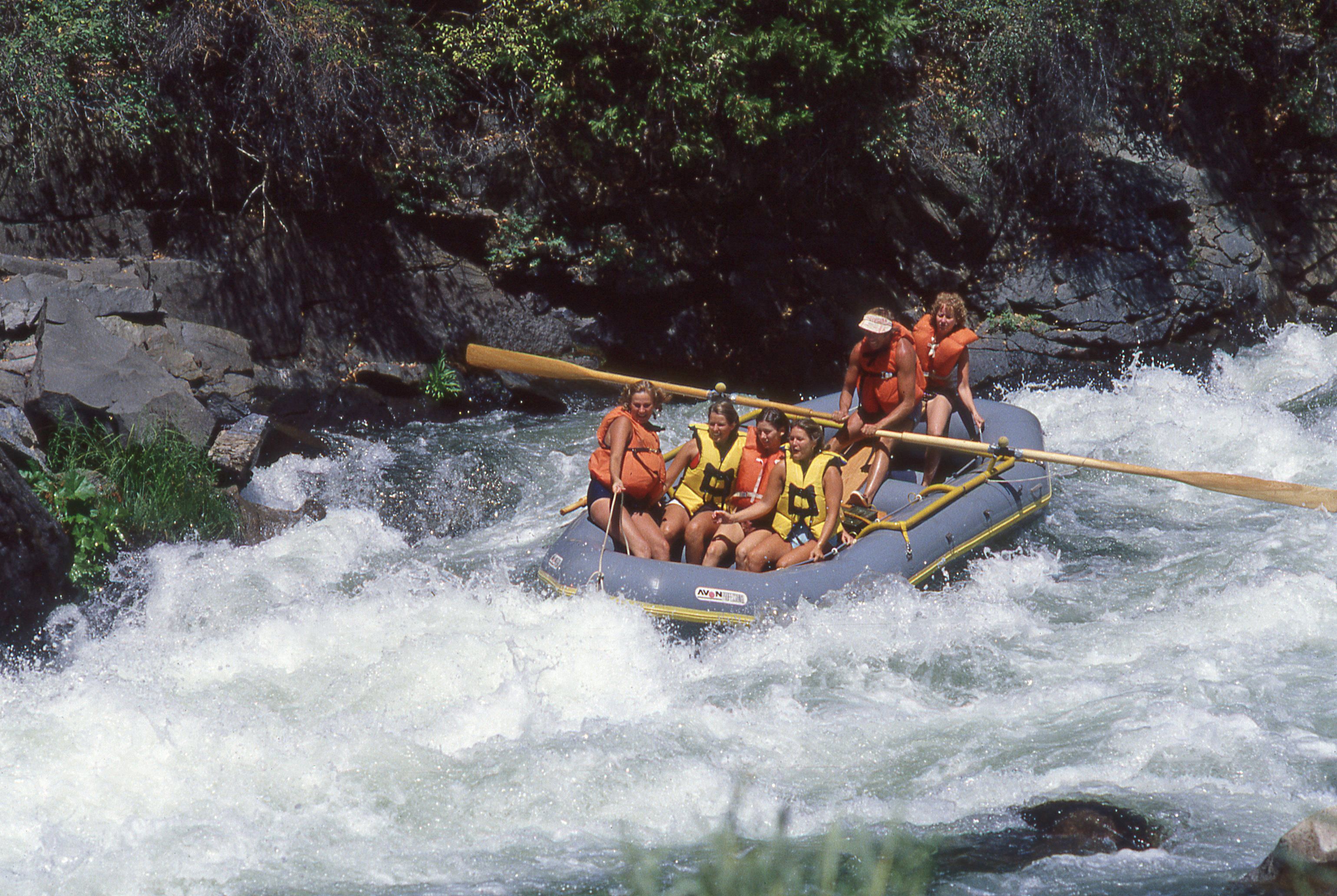 Bailey Falls runs oar boat on a day trip drops into hole The Stan